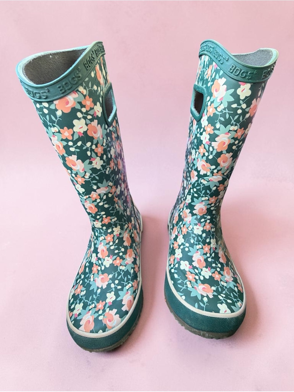 BOGS- GIRLS GREEN FLORAL WATERPROOF BOOTS SZ 12